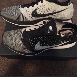 Nike men’s flyknit racer